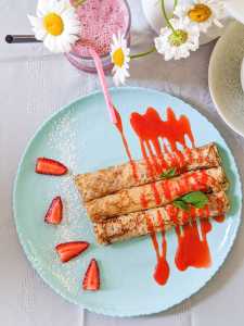 Crepes with condensed milk