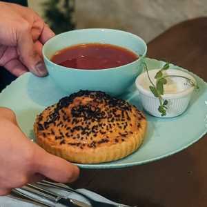 Borscht with sour cream / Cabbage & Egg pie / Drink