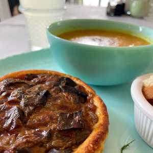 Lentil soup / Mushrooms pie / Drink