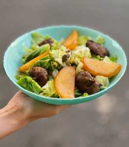 Salad with chicken liver